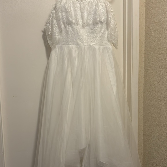 Bridal Gown - Picture 1 of 9